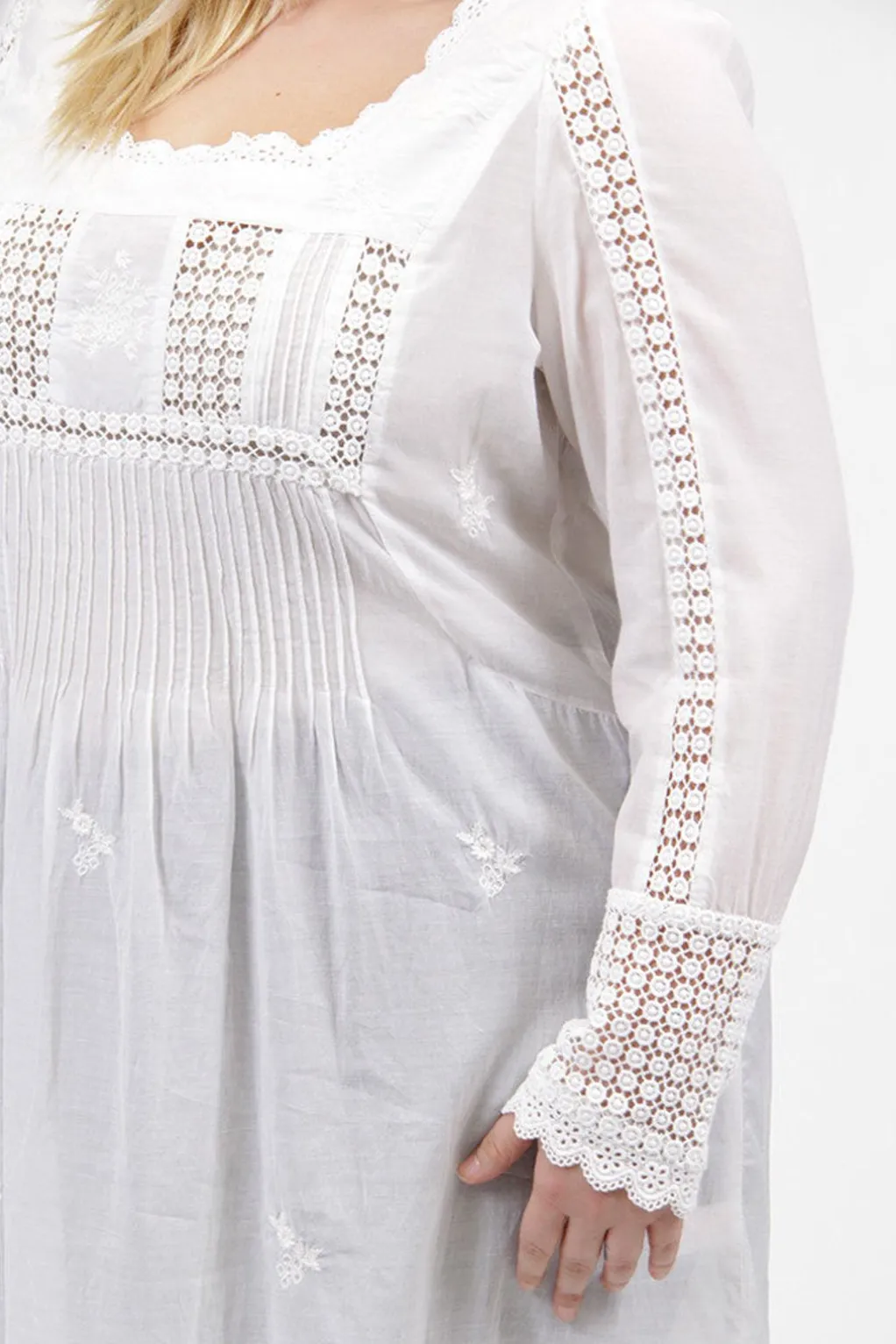 La Cera™ La Cera Plus Size Long Sleeve Lace Detail Top