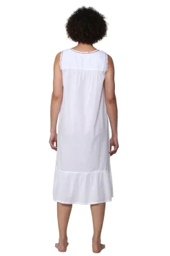 La Cera™ Scoop Neck Sleeveless Embroidered Gown